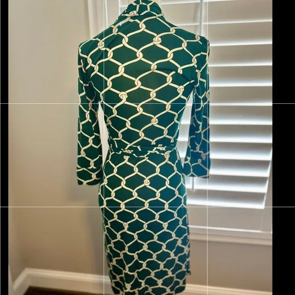 Banana Republic Wrap Dress - XS - Green & Cream - Picture 2 of 4